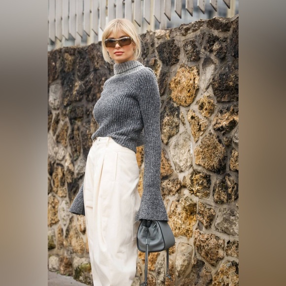 Who What Wear Sweaters - WWW Grey Gray Ribbed Wide Sleeve Sweater